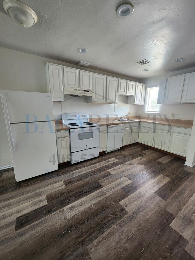 Building Photo - Spacious 2 bedroom 1 bath in Norman!