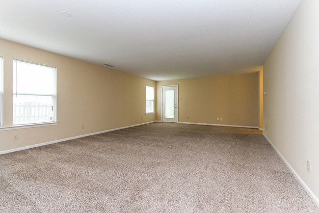 Foto del edificio - Call for details (317) 793-3770