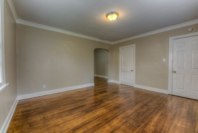 Building Photo - 1202/1204 Tutwiler Ave