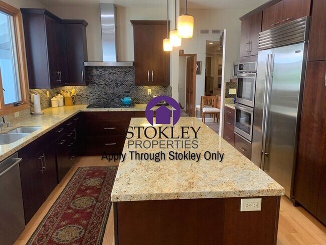 Building Photo - Stokley Properties Presents 2215 Deer Oak ...