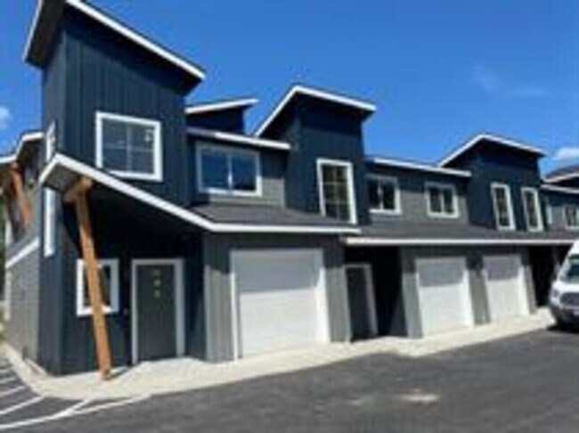 Building Photo - 1535 E Latitude Ln
