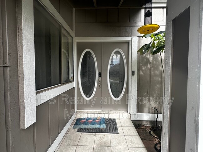 Building Photo - 651 Tam Ct