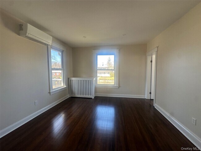 Foto del edificio - 55 Sea Cliff Ave