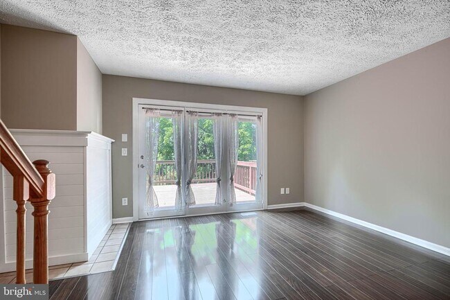 Foto del edificio - 2332 Darby Ct