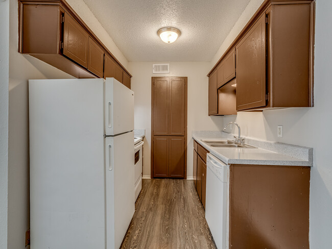 Sandhills - Kitchen - Sandhill Apartments