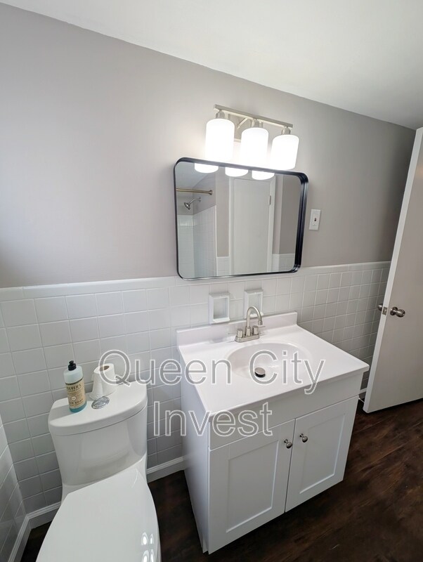 Foto del edificio - 110 Cromwell Pl