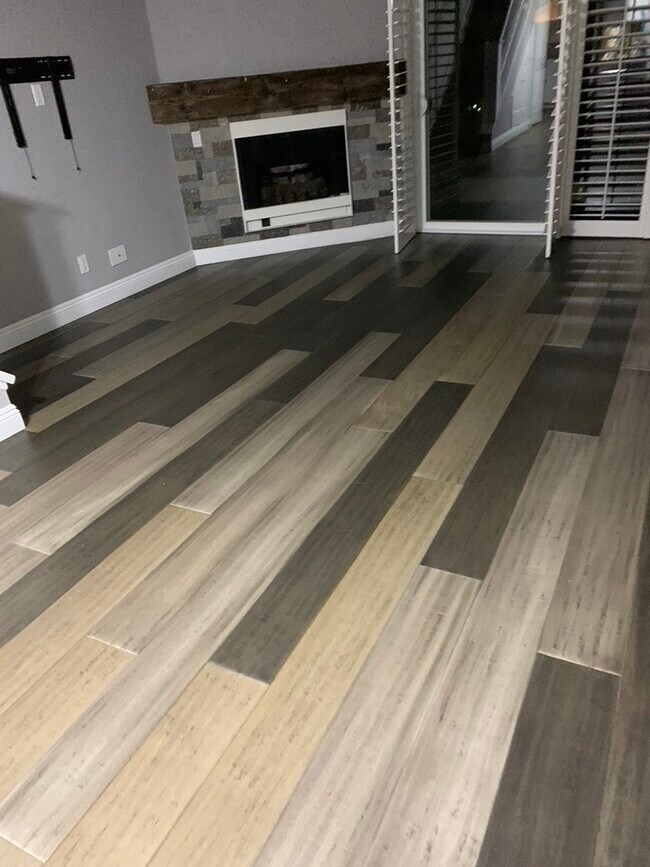 Living room - 5525 Canoga Ave