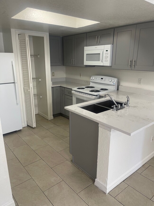 Photo - 4 Bedroom 2 Bath Townhome