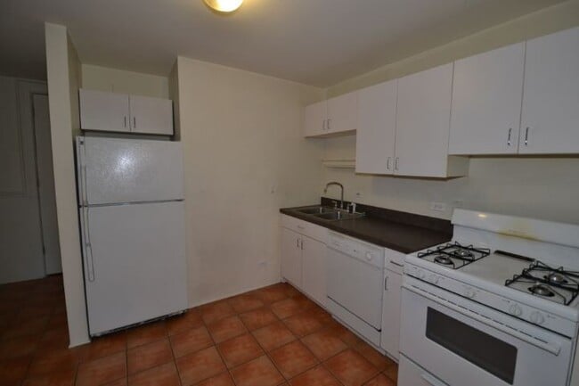 Building Photo - 2142 N Halsted St