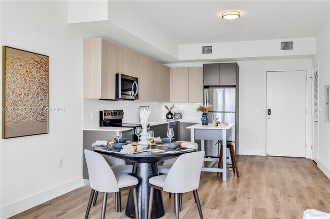 Foto del edificio - 3801 N Dixie Hwy