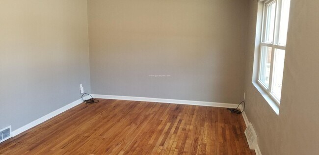 Foto del edificio - 3-Bedroom home available in Verona over looking the Allegheny River