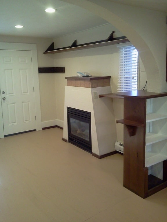 Gas fireplace - 125 T St