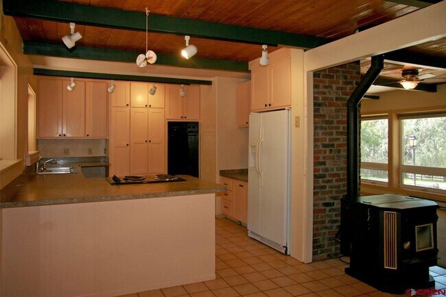 Foto del edificio - Three Bedroom House on CR 250