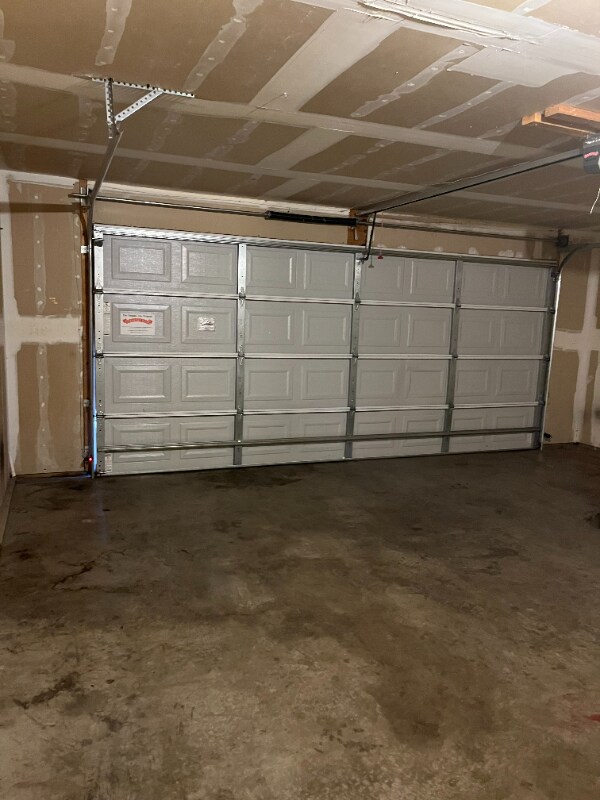 Building Photo - 5505 N Hills Dr