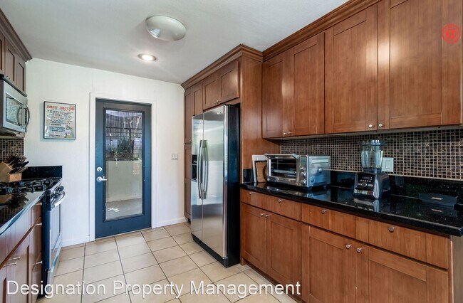 Building Photo - 2 br, 2 bath House - 4654 Toland Way