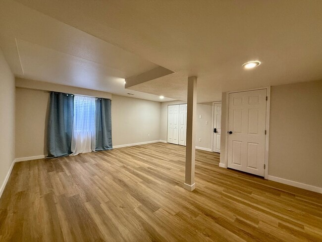 Building Photo - 411 Ruby Dr