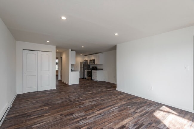 Building Photo - 2114 Grafton Dr
