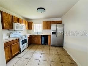 Foto del edificio - 851 Adour Dr