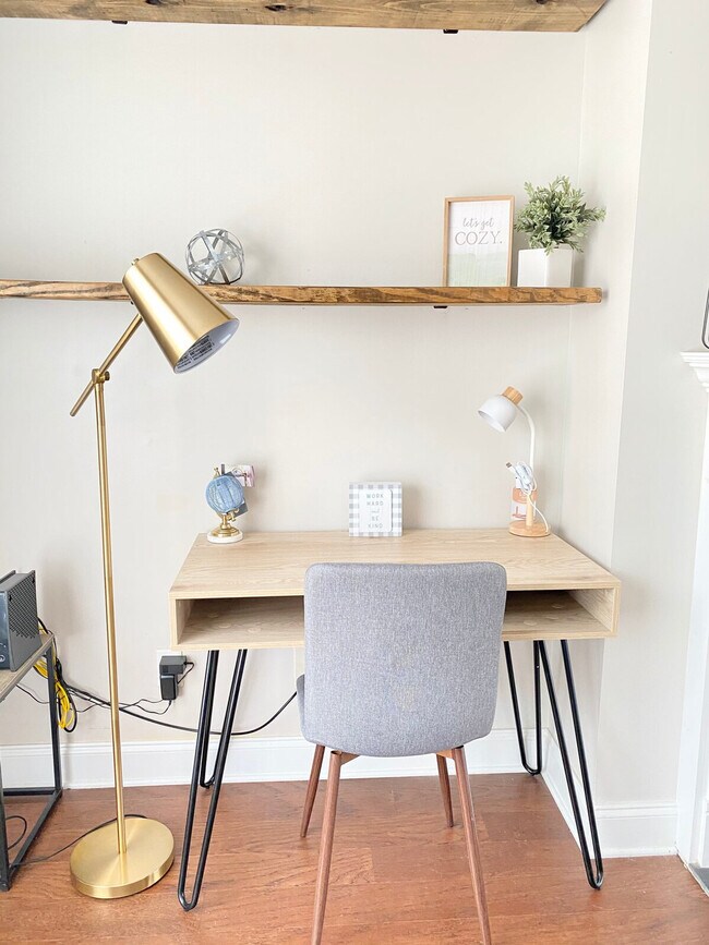 Foto del edificio - 4348 Todd Rd