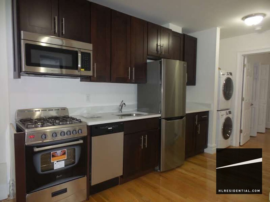 Foto principal - 2305 30th Ave