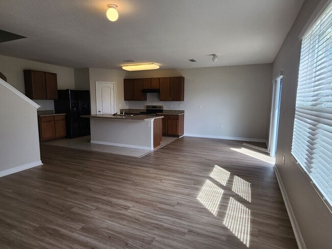 Photo - Lake Front House 4 Bedroom 3 Bathroom