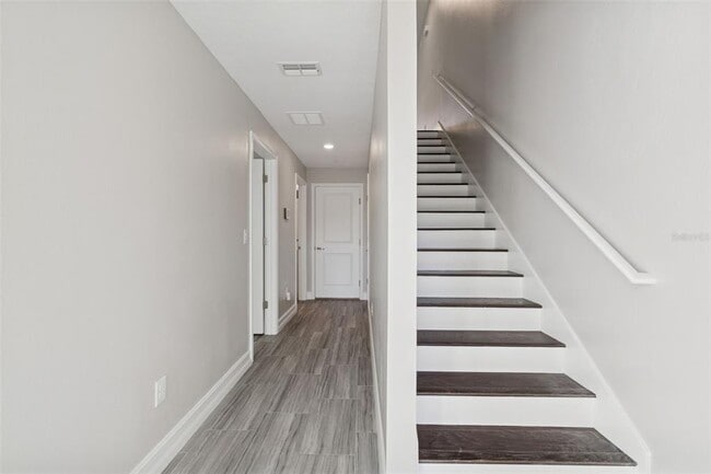 Building Photo - 4921 W Paul Ave