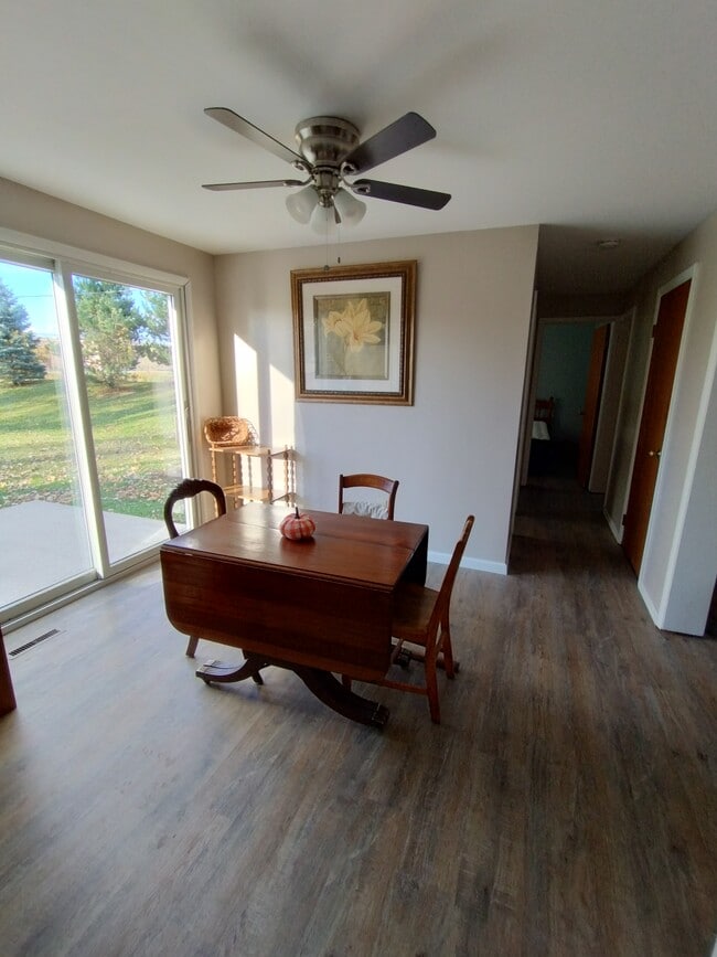 diningroom - 8306 Park Rd