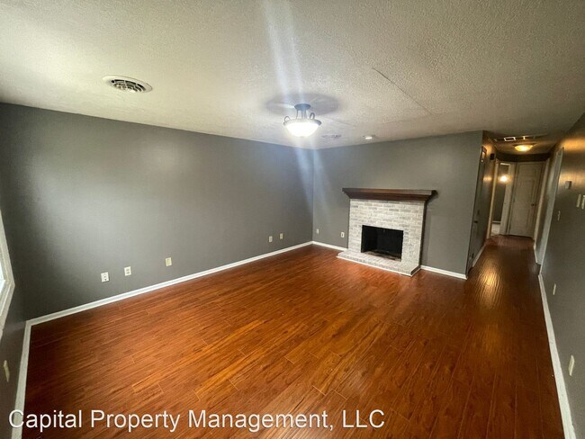Building Photo - 3 br, 1.5 bath House - 5717 Graber Dr