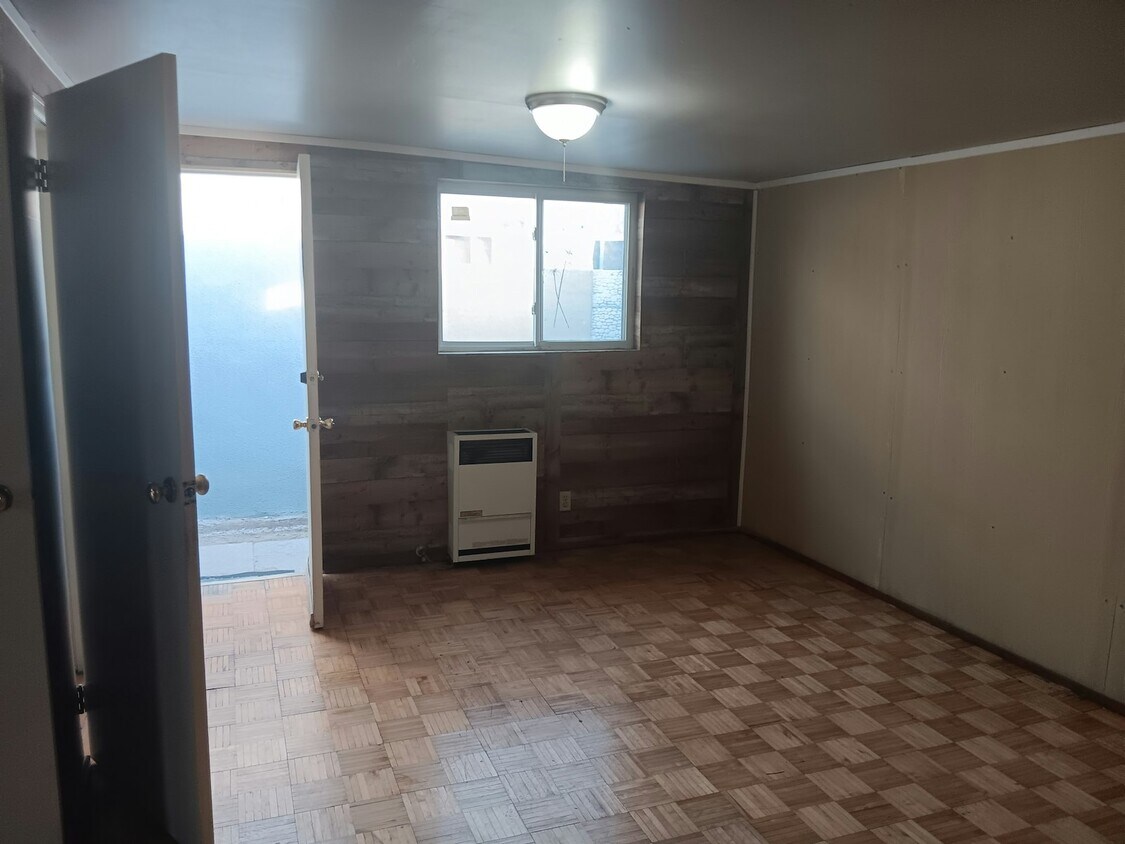 Foto del edificio - 8134 Adoree St