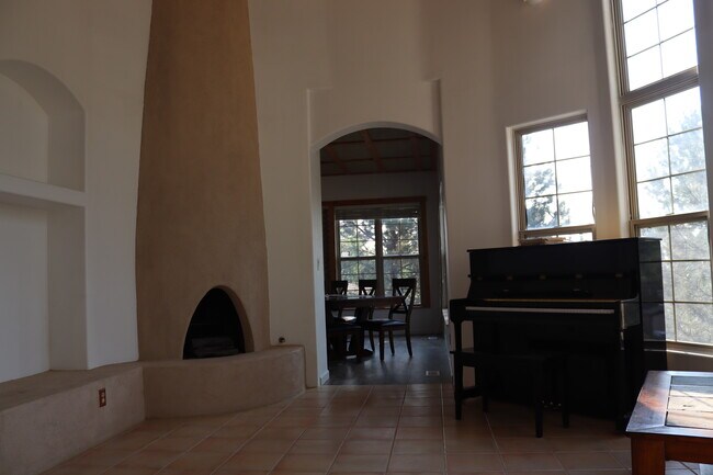 Entrance - 1836 Parkview Blvd