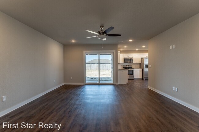 Building Photo - 3 br, 2 bath House - 329 N Mojave Street