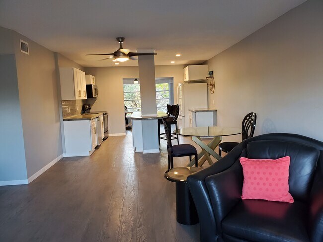 Building Photo - 2379 Finlandia Ln