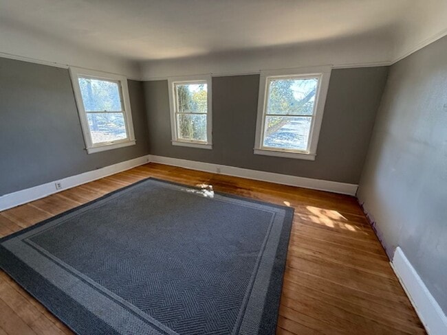 Building Photo - Large home for your organization