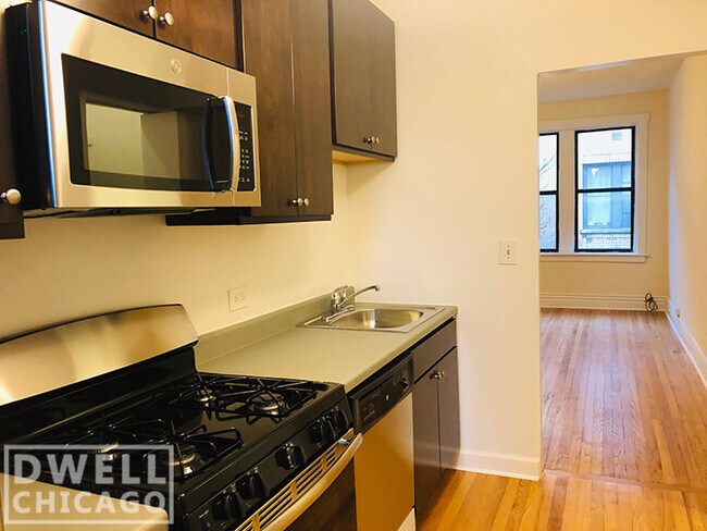 Foto del edificio - 1518 N Kedzie Ave