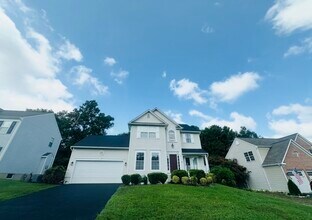 Building Photo - 10016 Carters Grove Rd