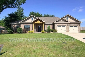 Building Photo - 185 County Rd 758