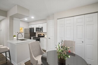 Building Photo - The Arden Northwest