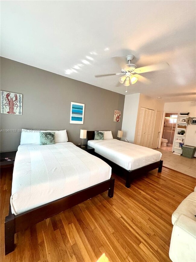 Building Photo - 401 Collins Ave