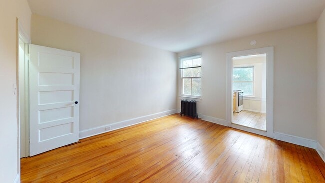 Foto del edificio - 1724 Lamont St NW