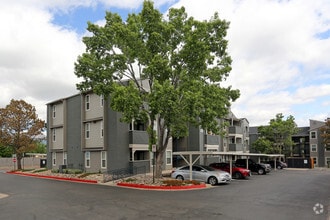 Building Photo - Viridian Edge at the Park