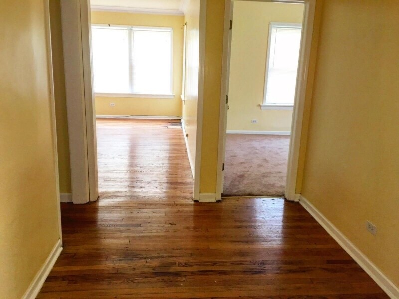 Building Photo - 1421 W 81st St
