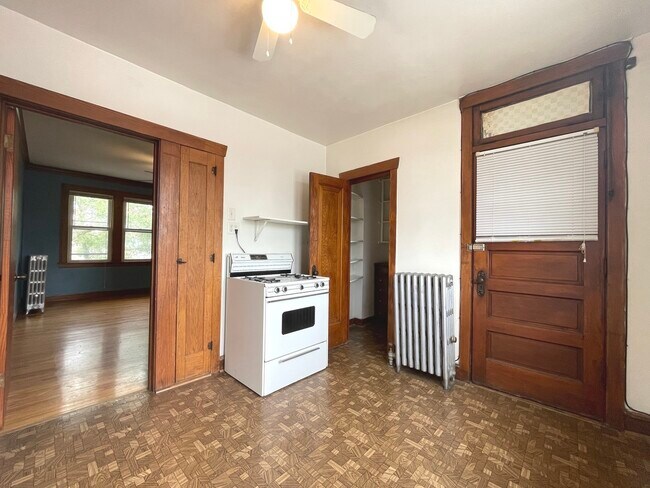 Foto del edificio - 3044 N Lockwood Ave