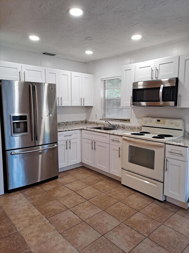 Building Photo - 211 N 39th St