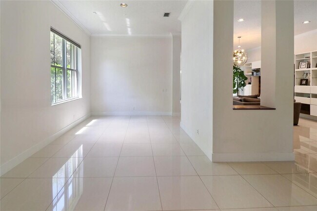 Foto del edificio - 1600 Blue Jay Cir