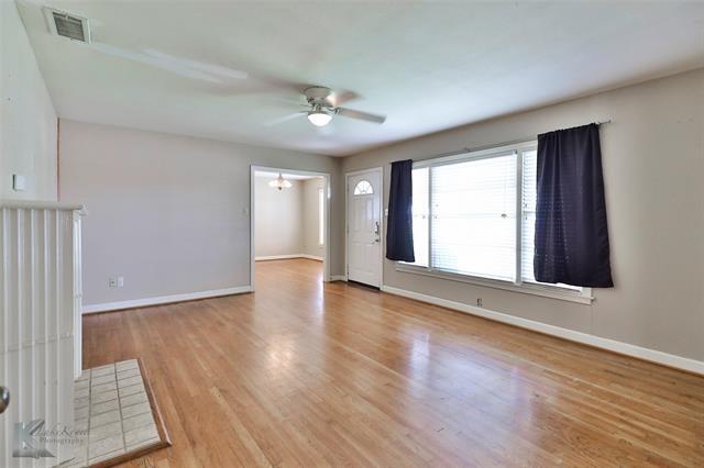 Building Photo - 857 N 13th St