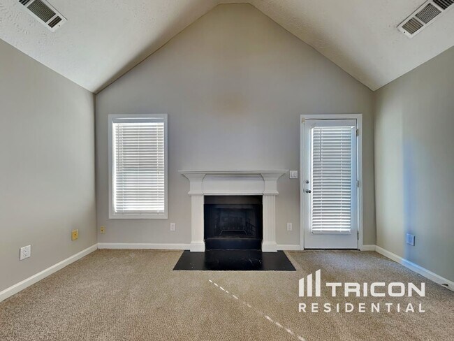 Building Photo - 2051 Meadowglen Ln