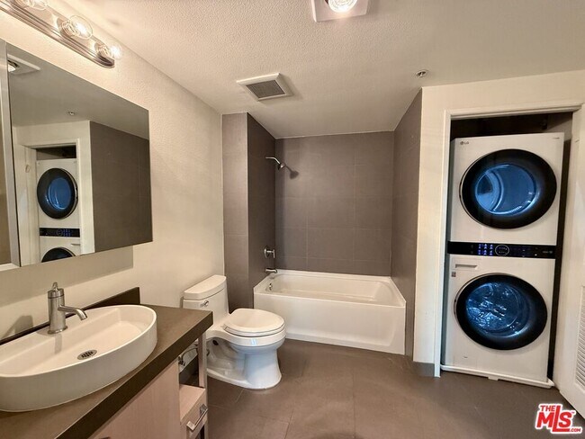 Foto del edificio - 1234 Wilshire Blvd