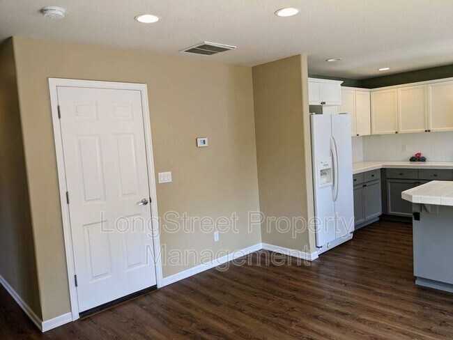 Foto del edificio - 800 SE Bayshore Cir