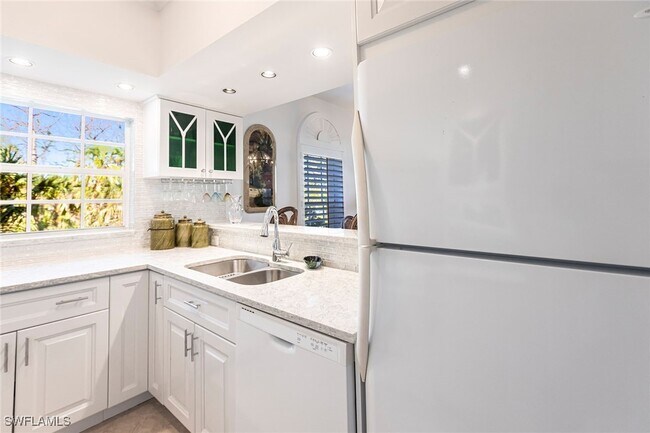 Foto del edificio - 4130 Bayhead Dr