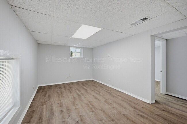 Foto del edificio - 310 S Barrett Ave